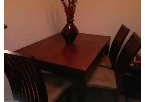 Beautiful Cherry Wood Dining table for sale!